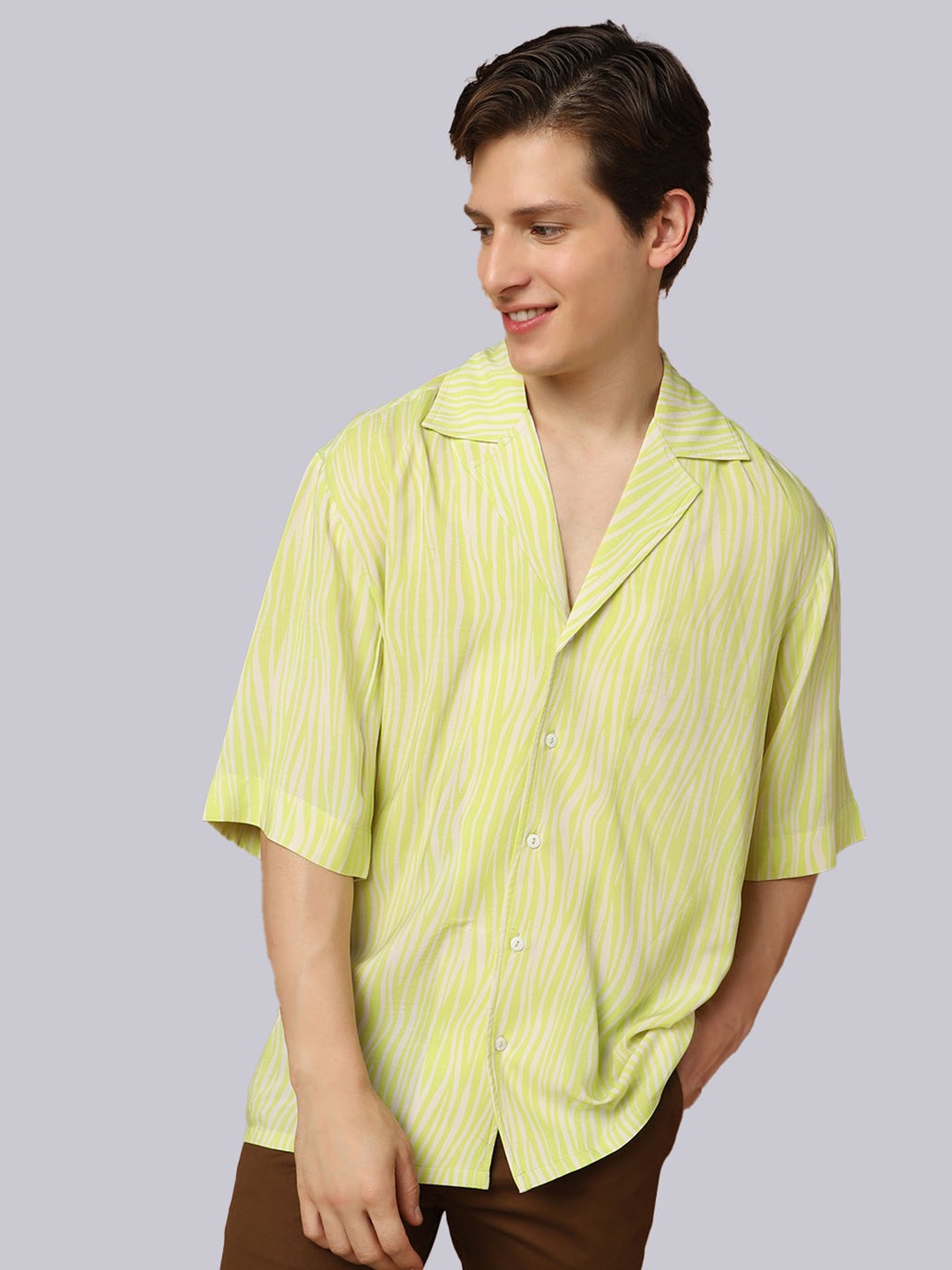 

SHABERRY Men Green & White Contemporary Printed Casual Shirt