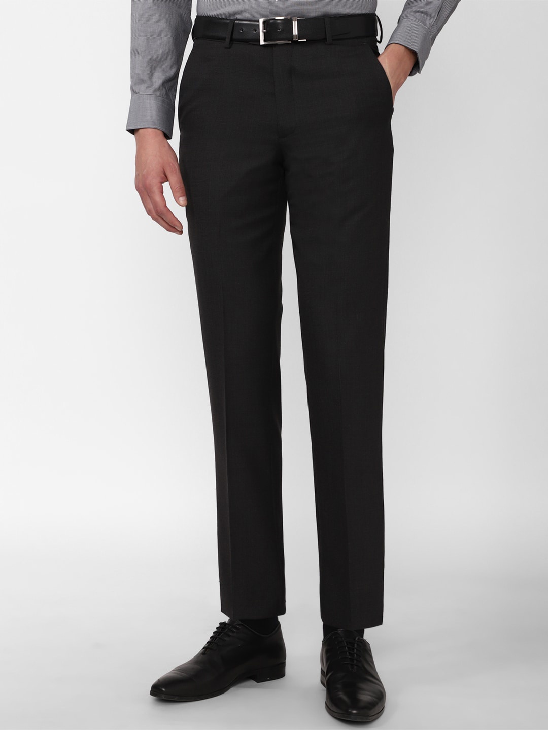 

Van Heusen Men Black Solid Formal Trousers