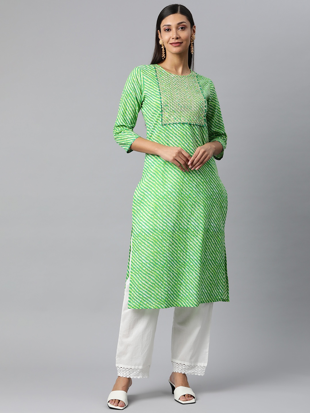 

Nirkhi Women Green Leheriya Embroidered Mirror Work Kurta