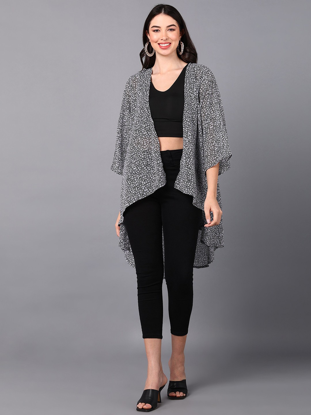 

Fashfun Women White & Black Printed Shrug