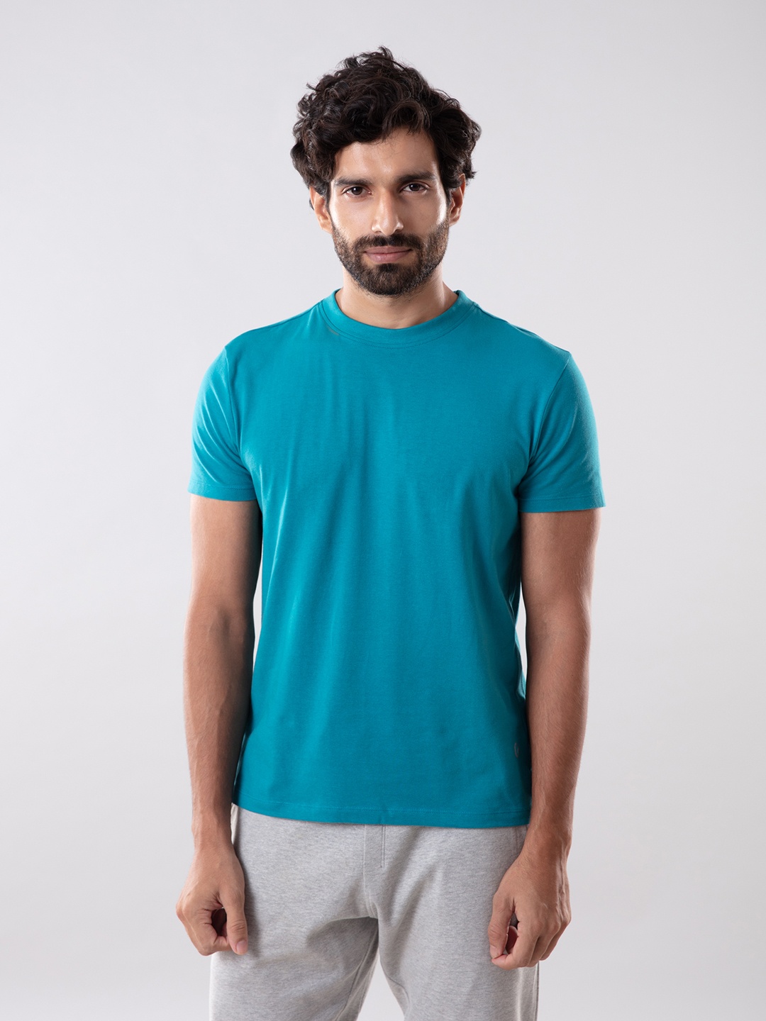 

Gloot Men Turquoise Stretch Cotton Anti Odor & Anti Stain Round Neck T shirt, Turquoise blue