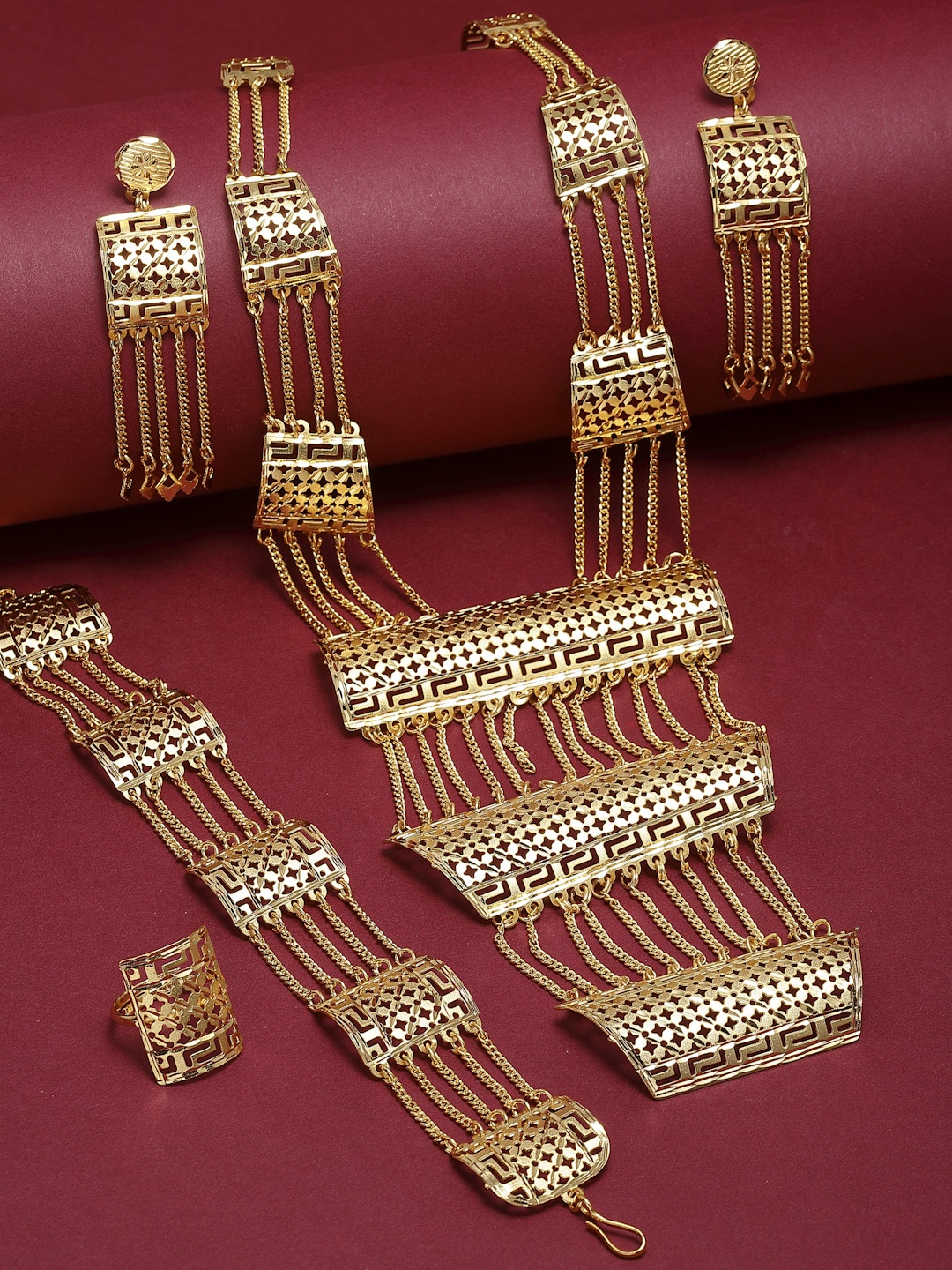 

ZENEME Women Gold-Plated Stone-Studded & Beaded Jewellery Set