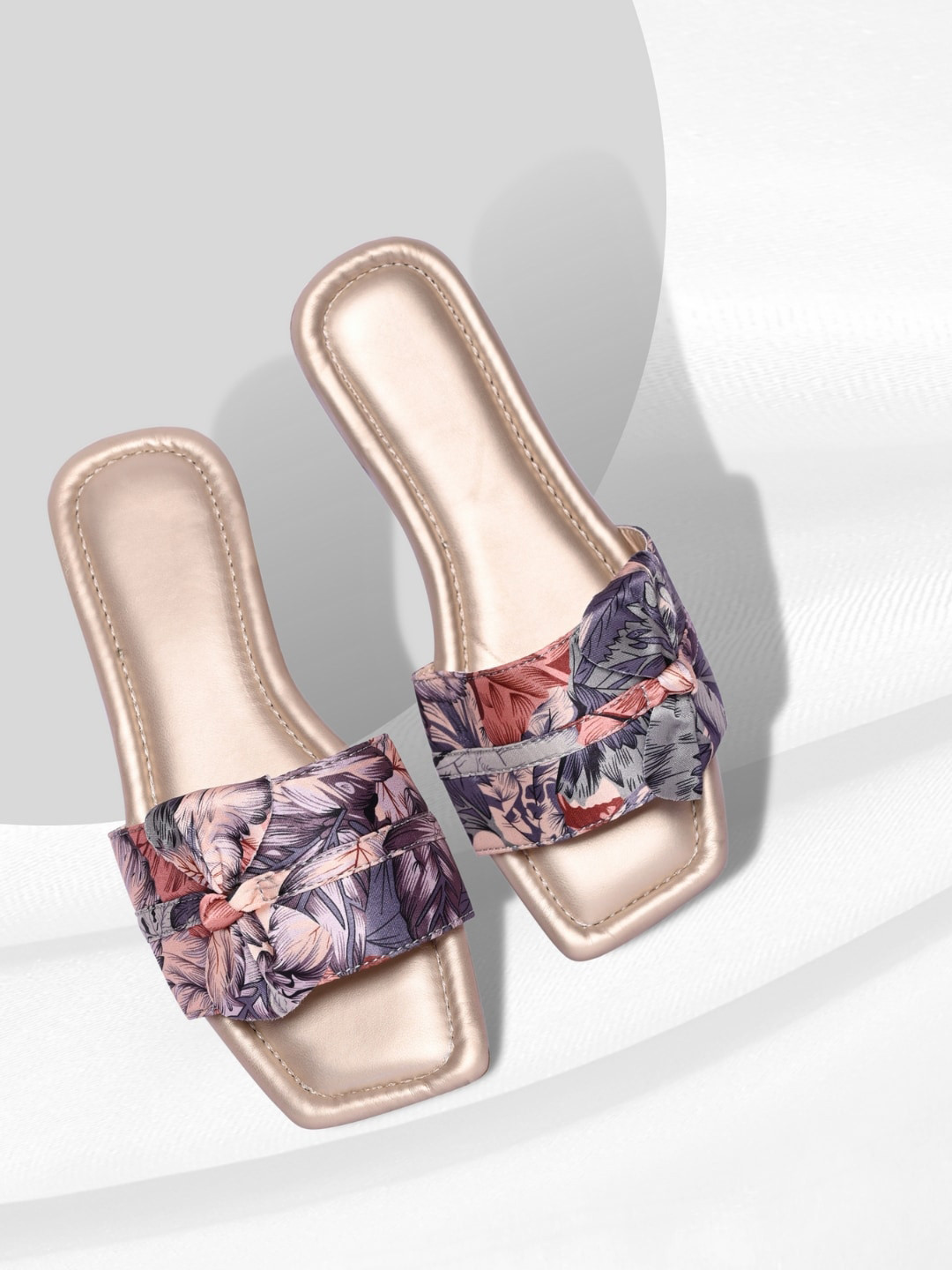 

PERY PAO Women Gold-Toned Printed Bows Flats