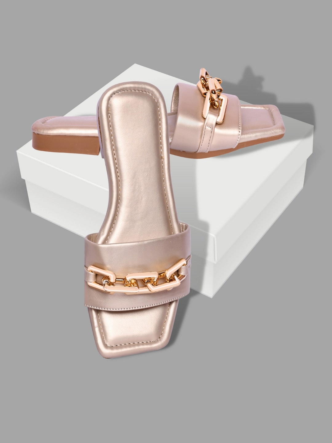 

PERY PAO Women Gold-Toned Party Buckles Flats
