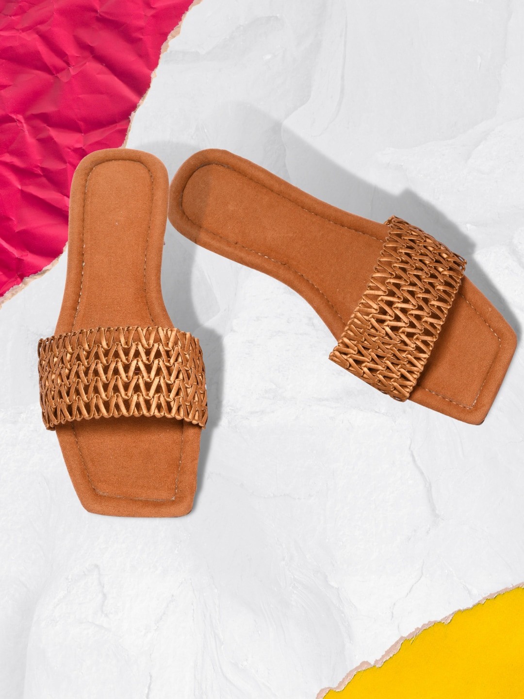 

PERY PAO Women Mustard Flats