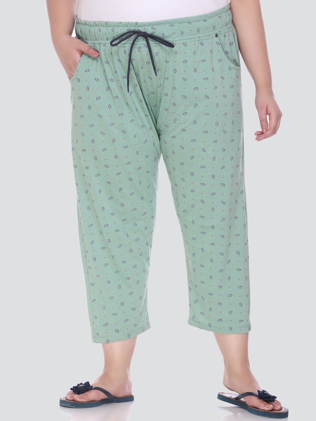 

CUPID Women Green Printed Capris