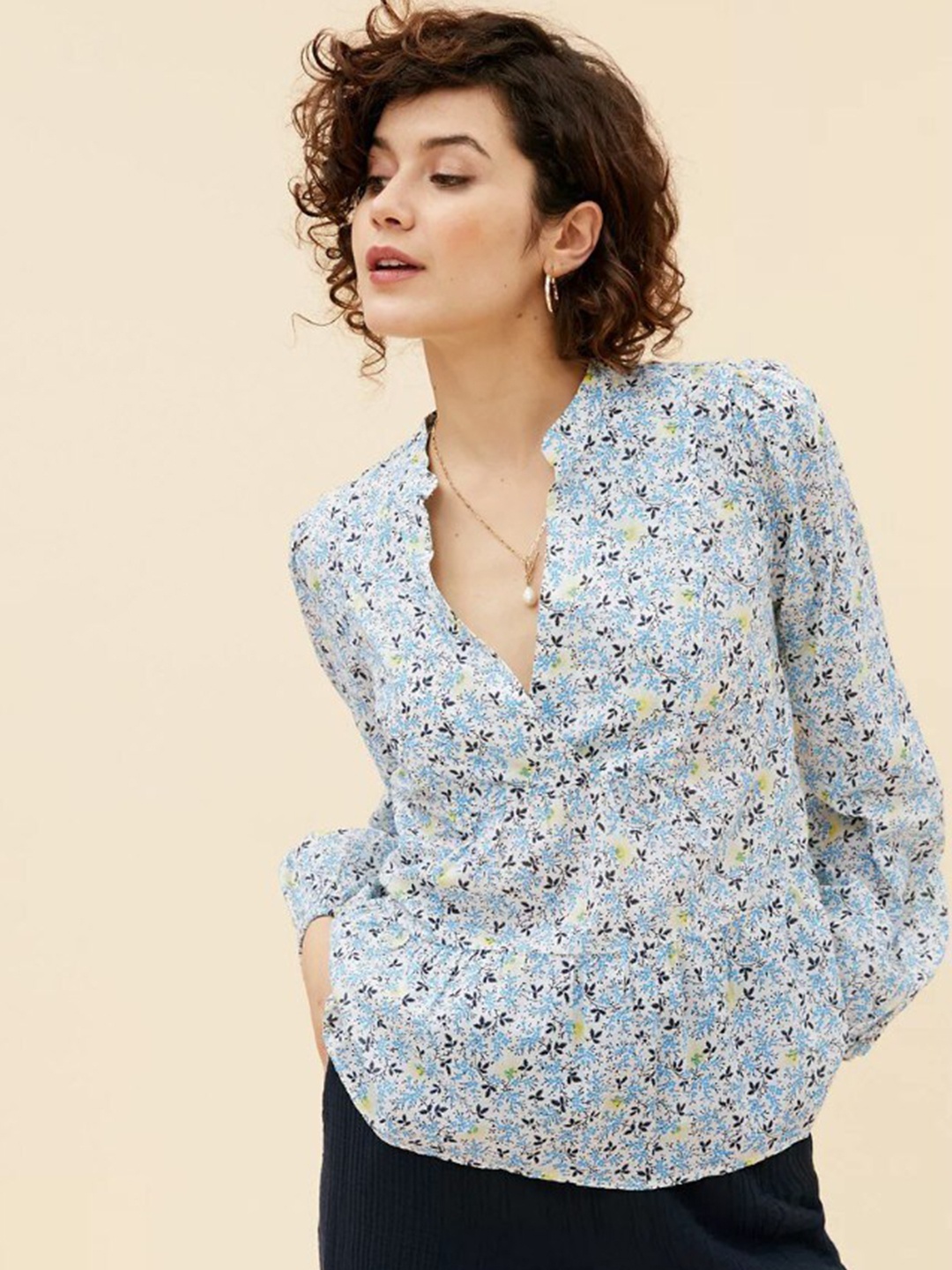 

Marks & Spencer White & Blue Print Mandarin Collar Top