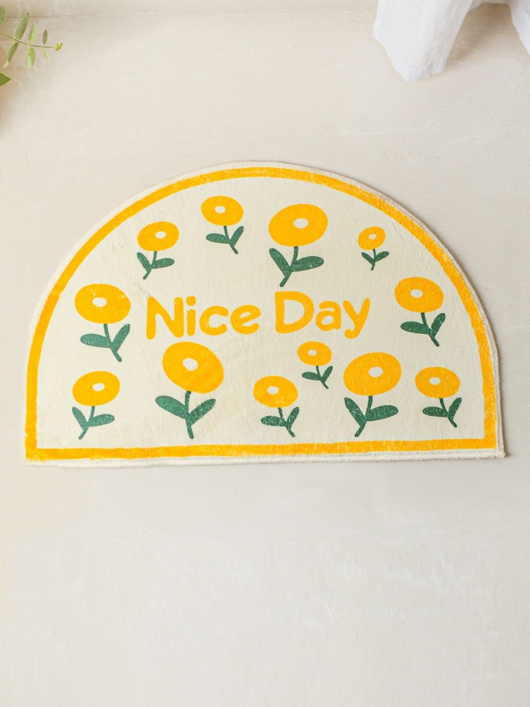 

Nestasia Yellow & White Large Semicircle Rug