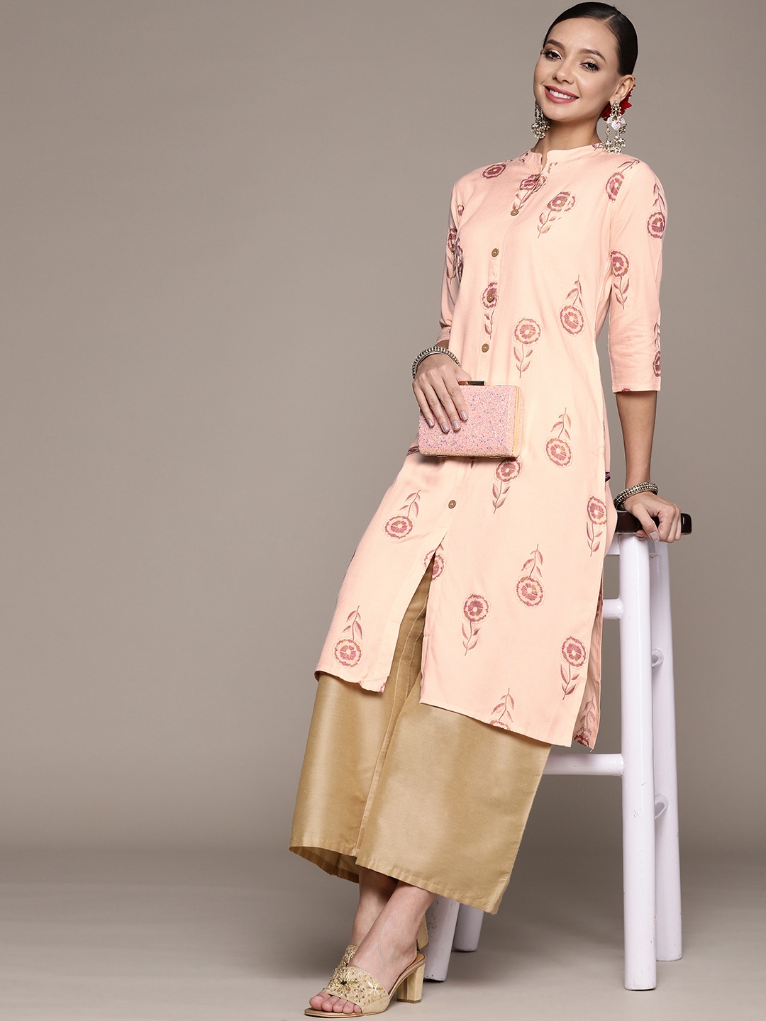 

Anubhutee Women Peach-Coloured Floral Printed Kurta