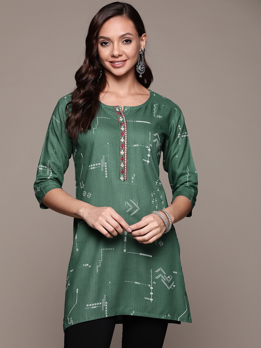 

Anubhutee Green Geometric Printed Kurti