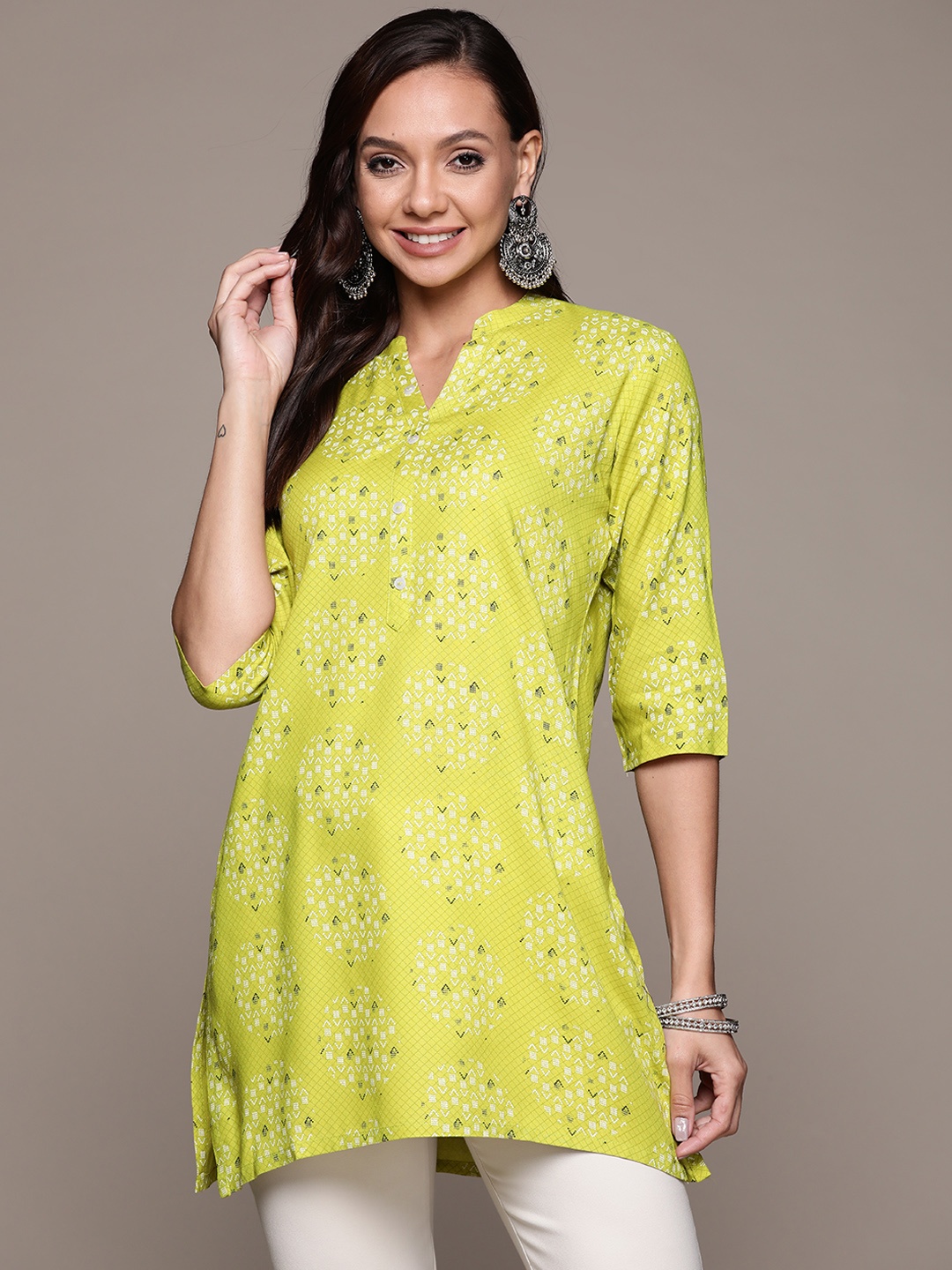 

Anubhutee Green Geometric Printed Kurti