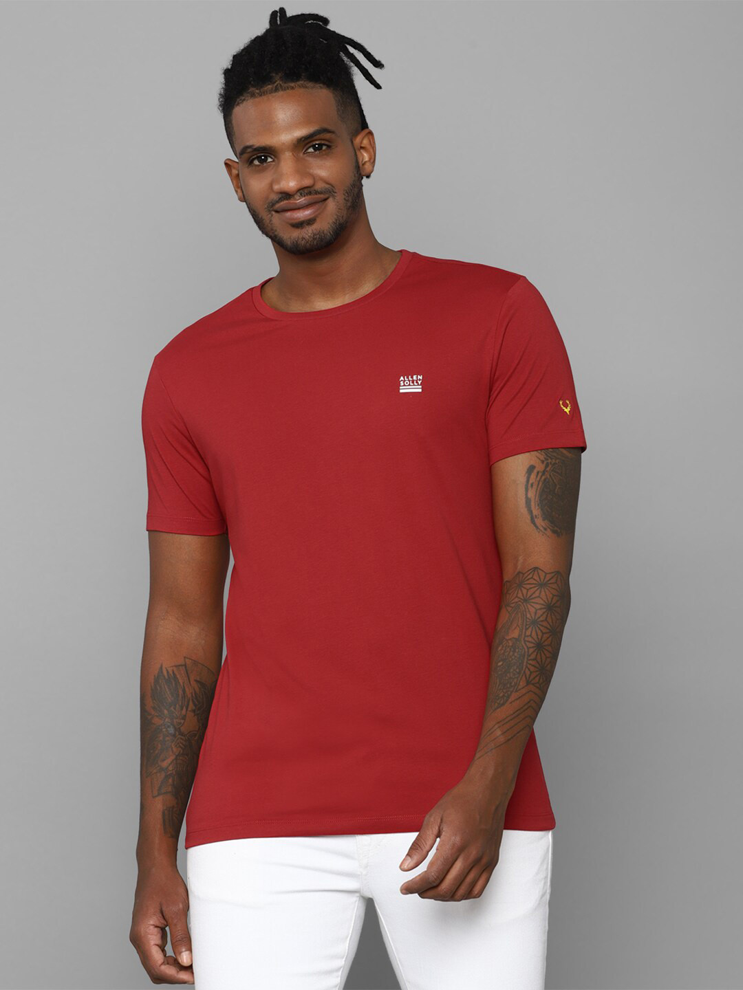 

Allen Solly Men Maroon T-shirt
