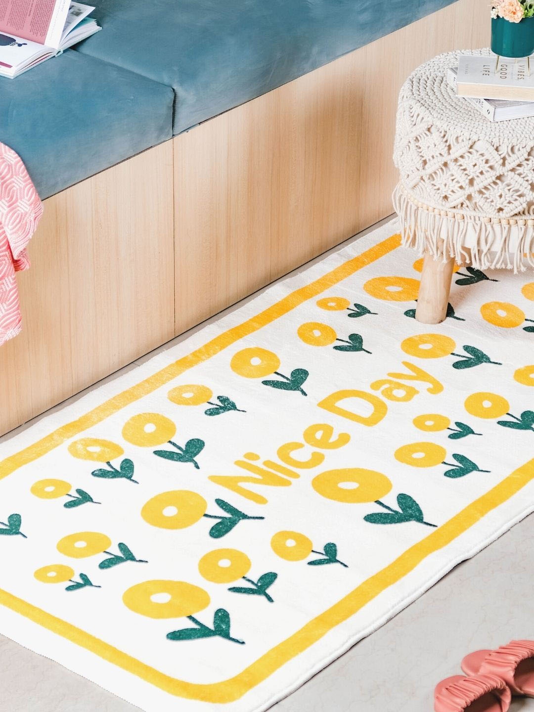

Nestasia Yellow & White Floral Floor Runner