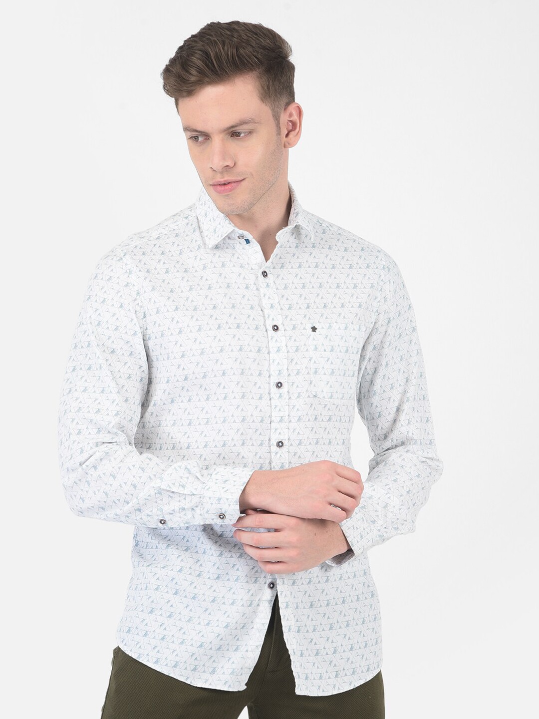 

Turtle Men White Slim Fit Geometric Print Semiformal Shirt