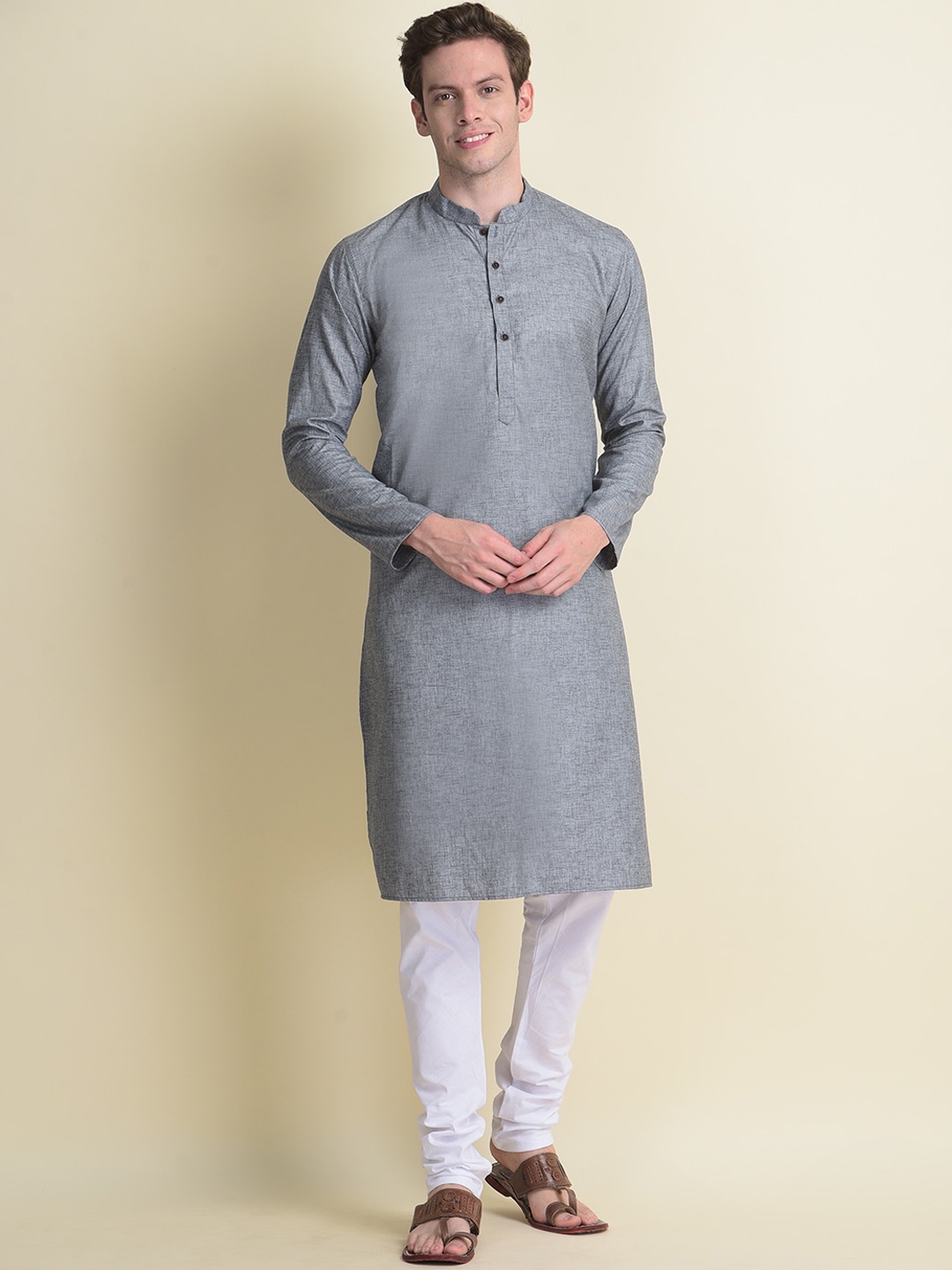 

NAMASKAR Men Silver-Toned Thread Work Pathani Kurta