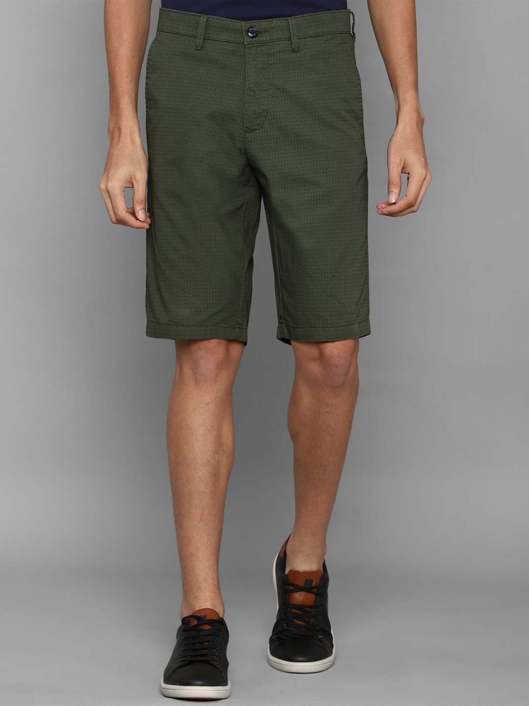 

Allen Solly Men Olive Green Slim Fit Shorts