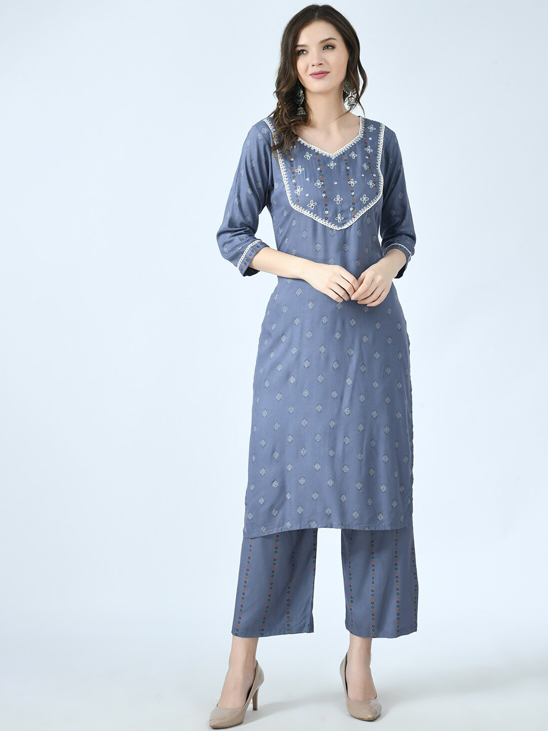 

MAFE Women Grey Floral Embroidered Panelled Kurta with Trousers