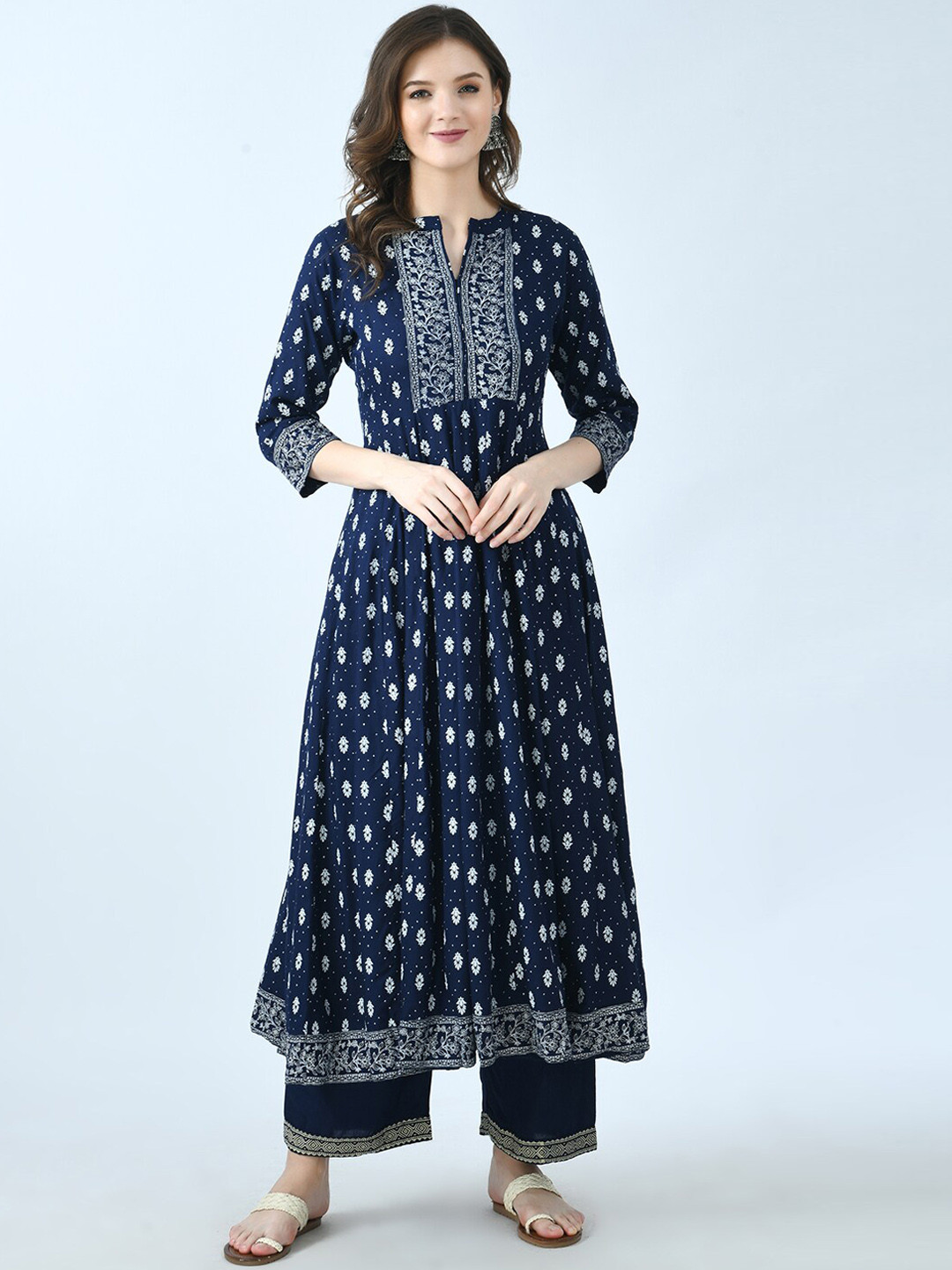 

MAFE Women Blue Floral Printed Layered Kurta with Palazzos