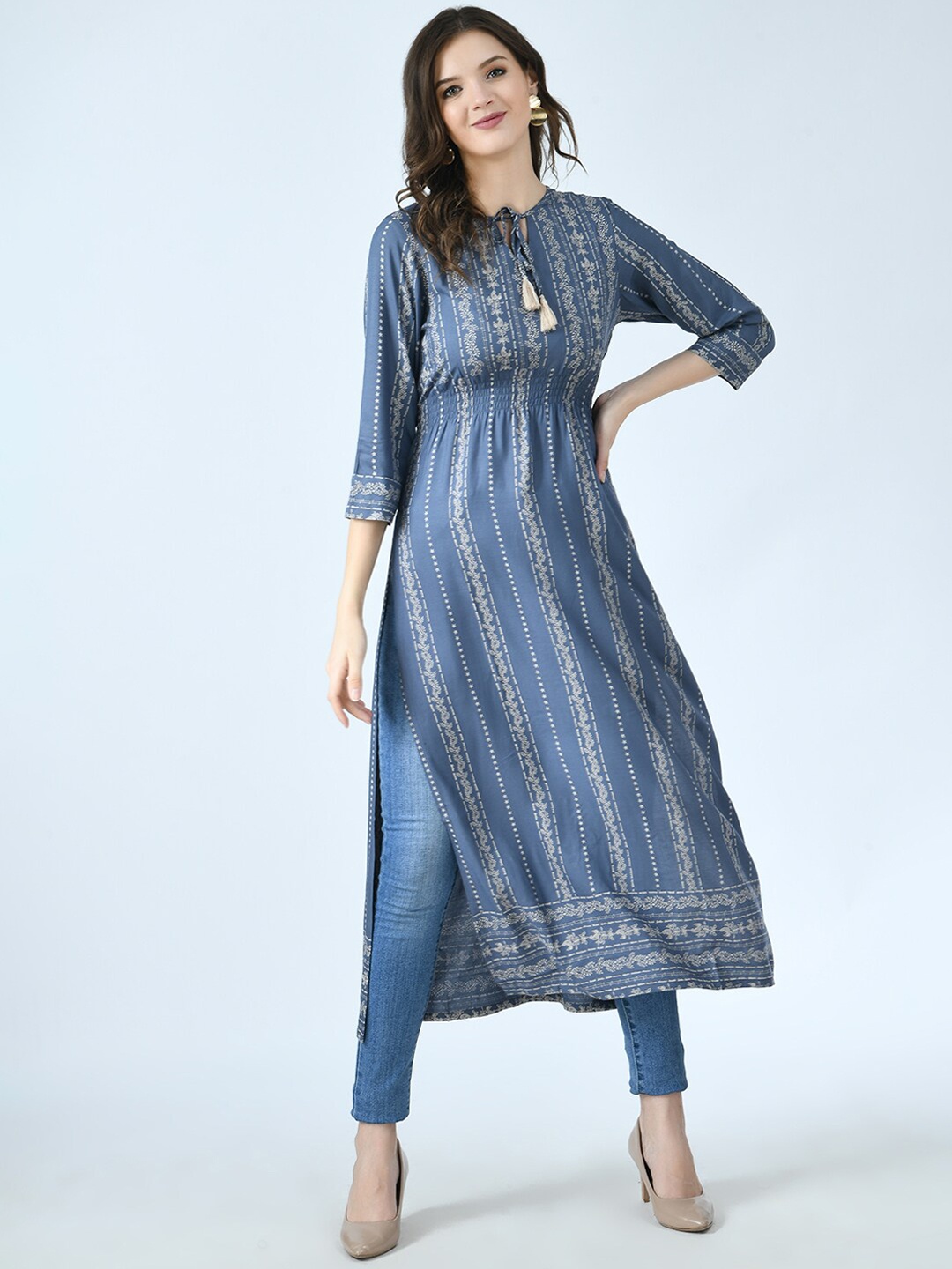 

MAFE Women Viscose Rayon Tie-Up Neck Printed Grey Kurta