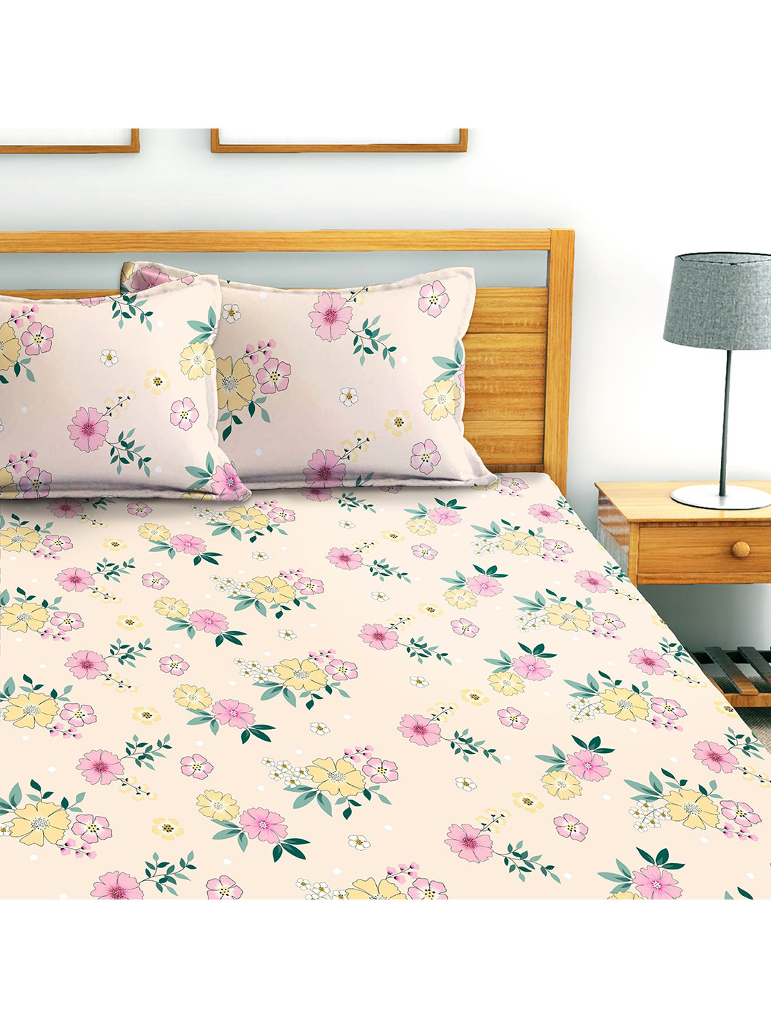 

AEROHAVEN Peach-Coloured & Green Floral 210 TC King Bedsheet with 2 Pillow Covers
