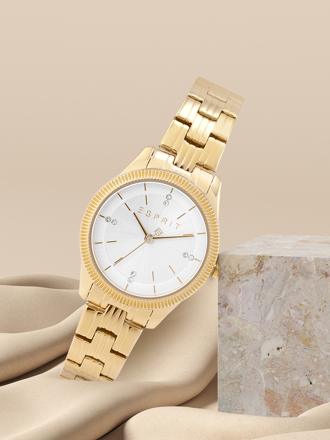 

ESPRIT Women Silver-Toned Dial & Gold Toned Bracelet Style Analogue Watch ES1L194M0055