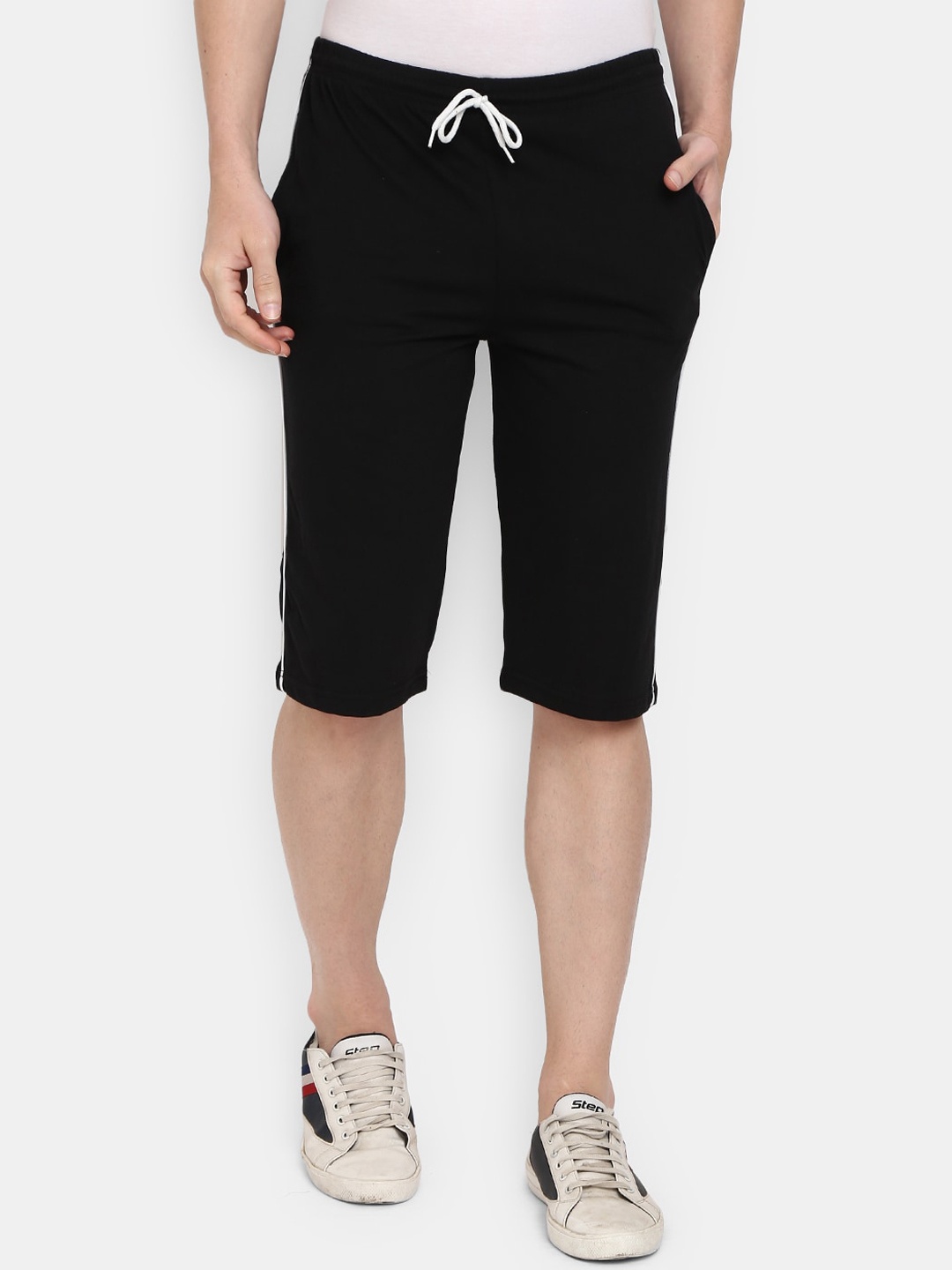 

V-Mart Men Black Solid Shorts