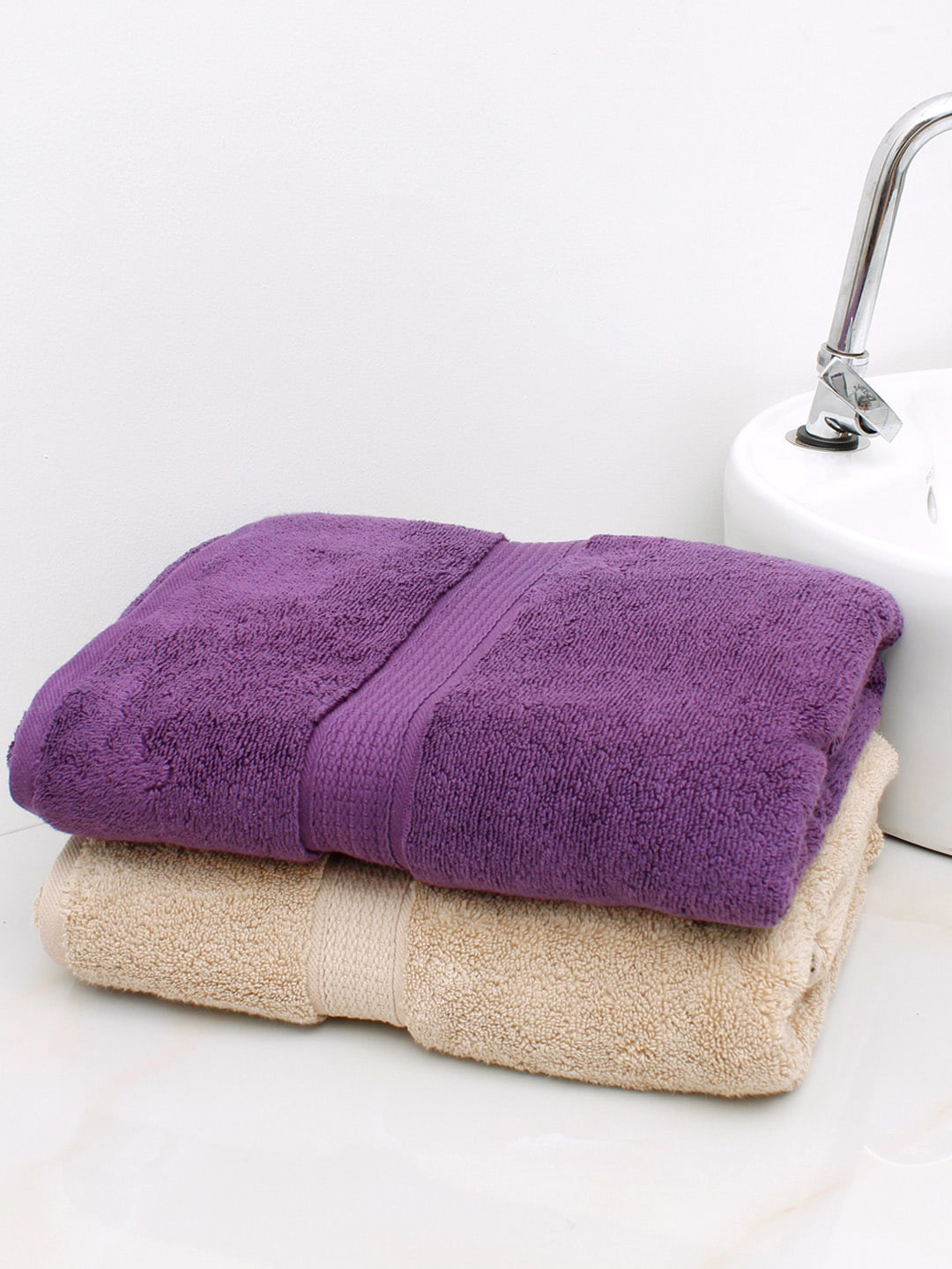 

AVI Living Set Of 2 Solid 550 GSM Pure Cotton Bath Towels, Purple