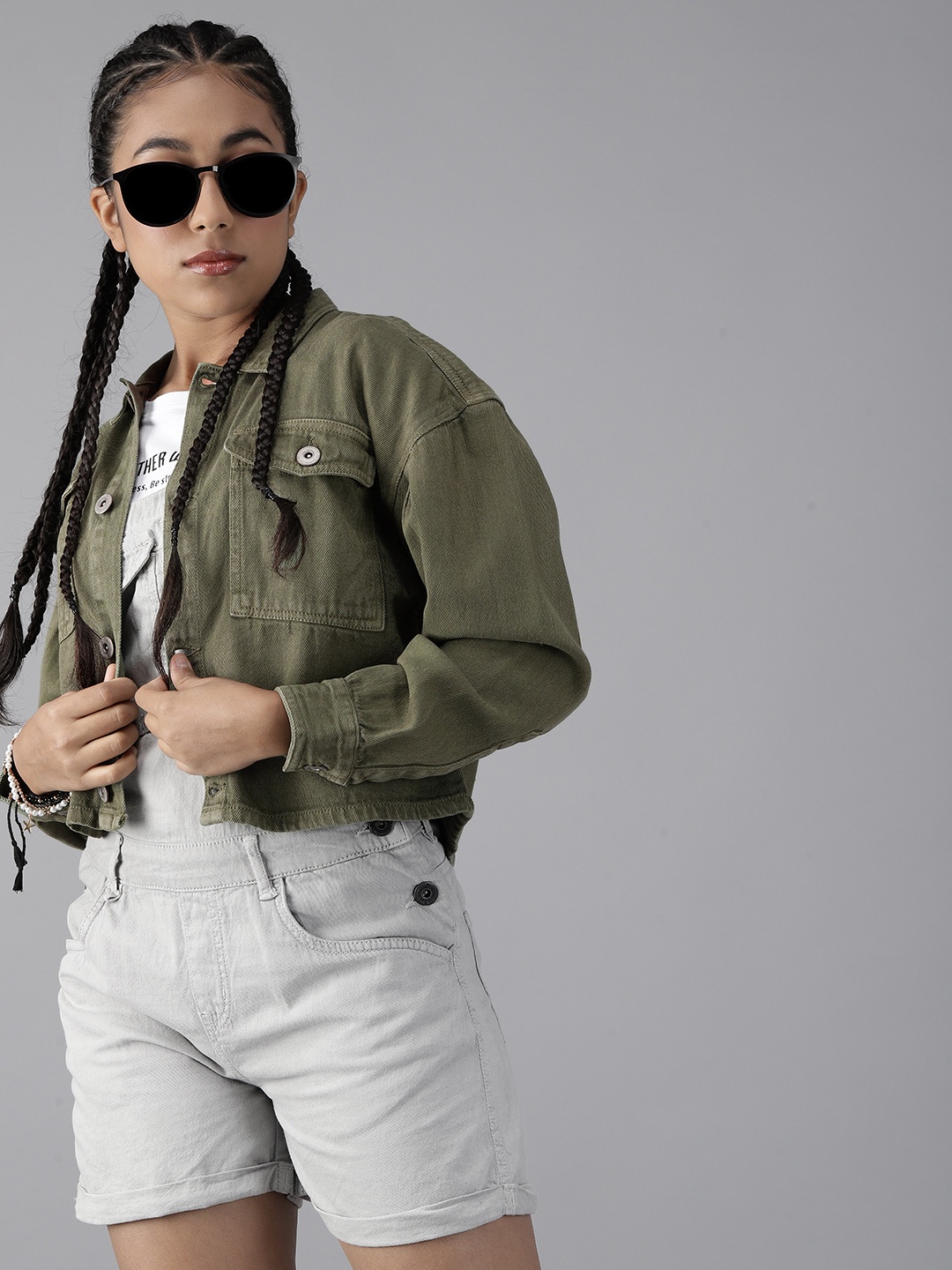

UTH by Roadster Girls Solid Pure Cotton Crop Denim Trucker Jacket, Green