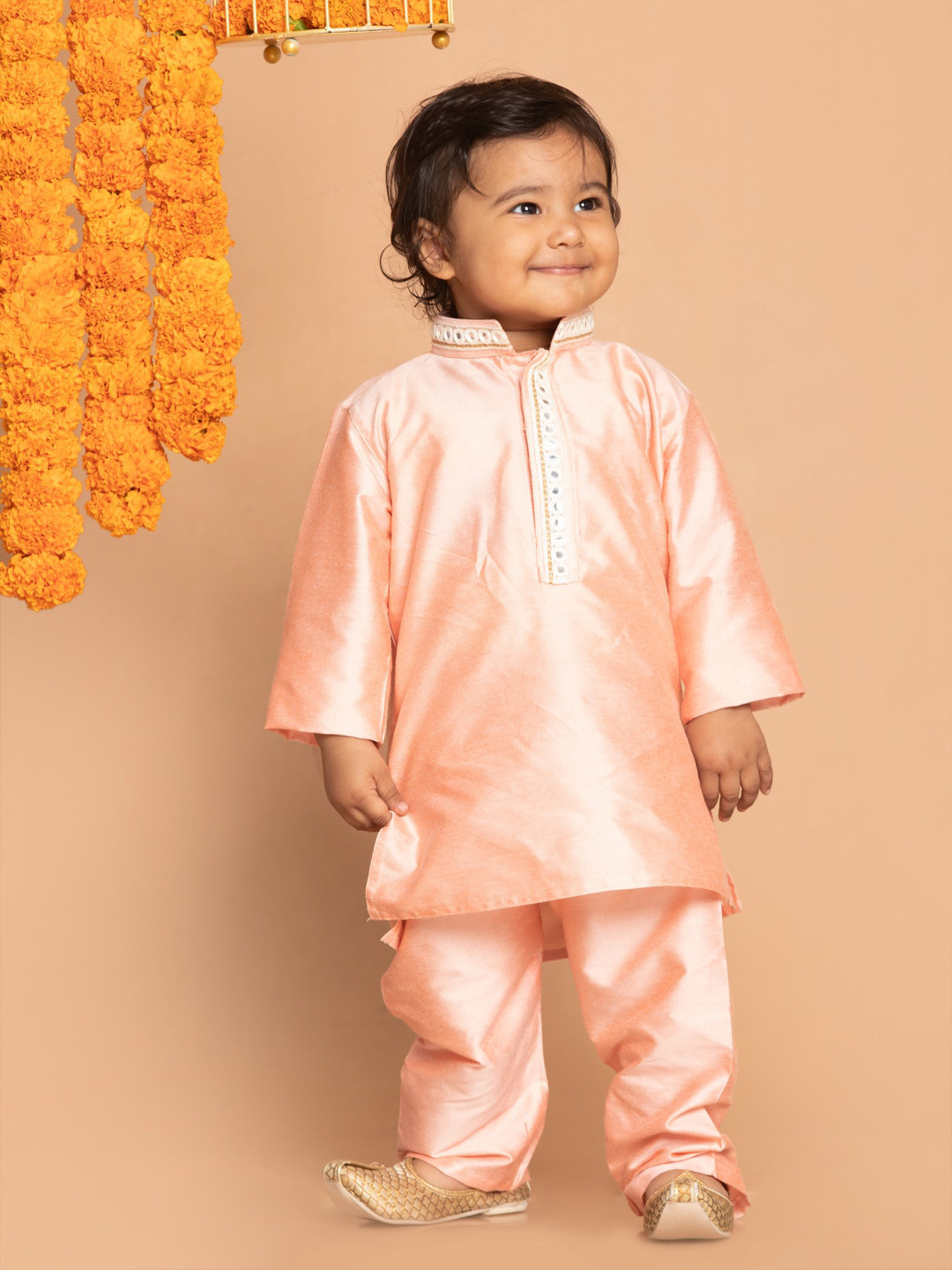 

VASTRAMAY Boys Pink Embroidered Mirror Work Kurta with Pyjamas
