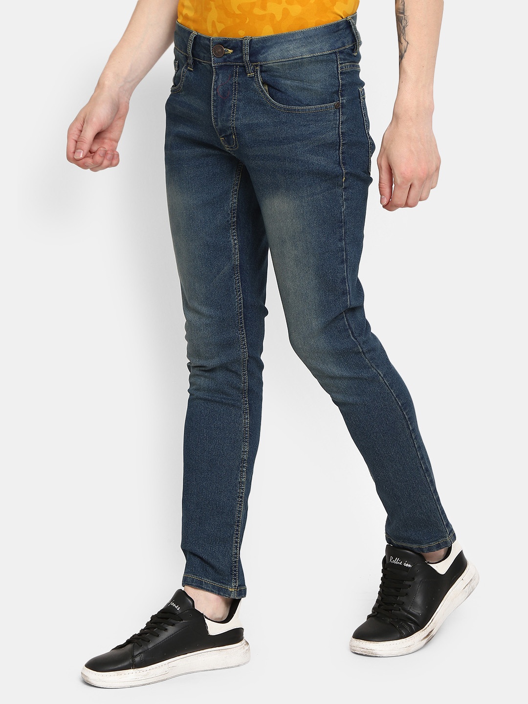 

V-Mart Men Blue Classic Light Fade Jeans