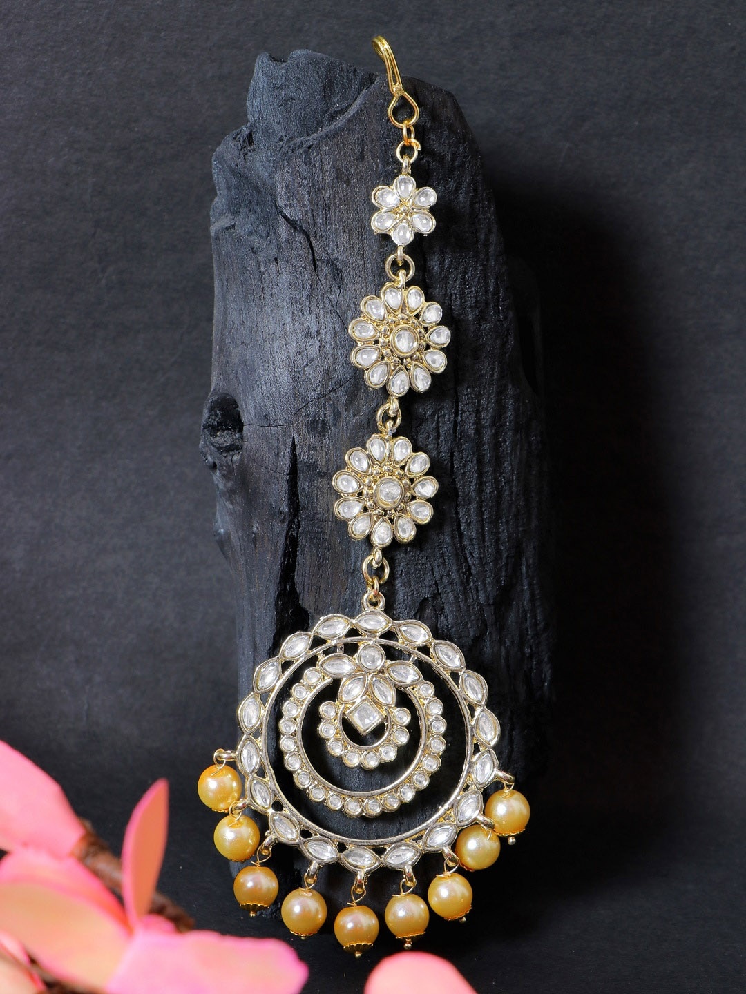 

Crunchy Fashion Gold-Plated & Yellow Kundan-Studded & Pearls Beaded Maangtika