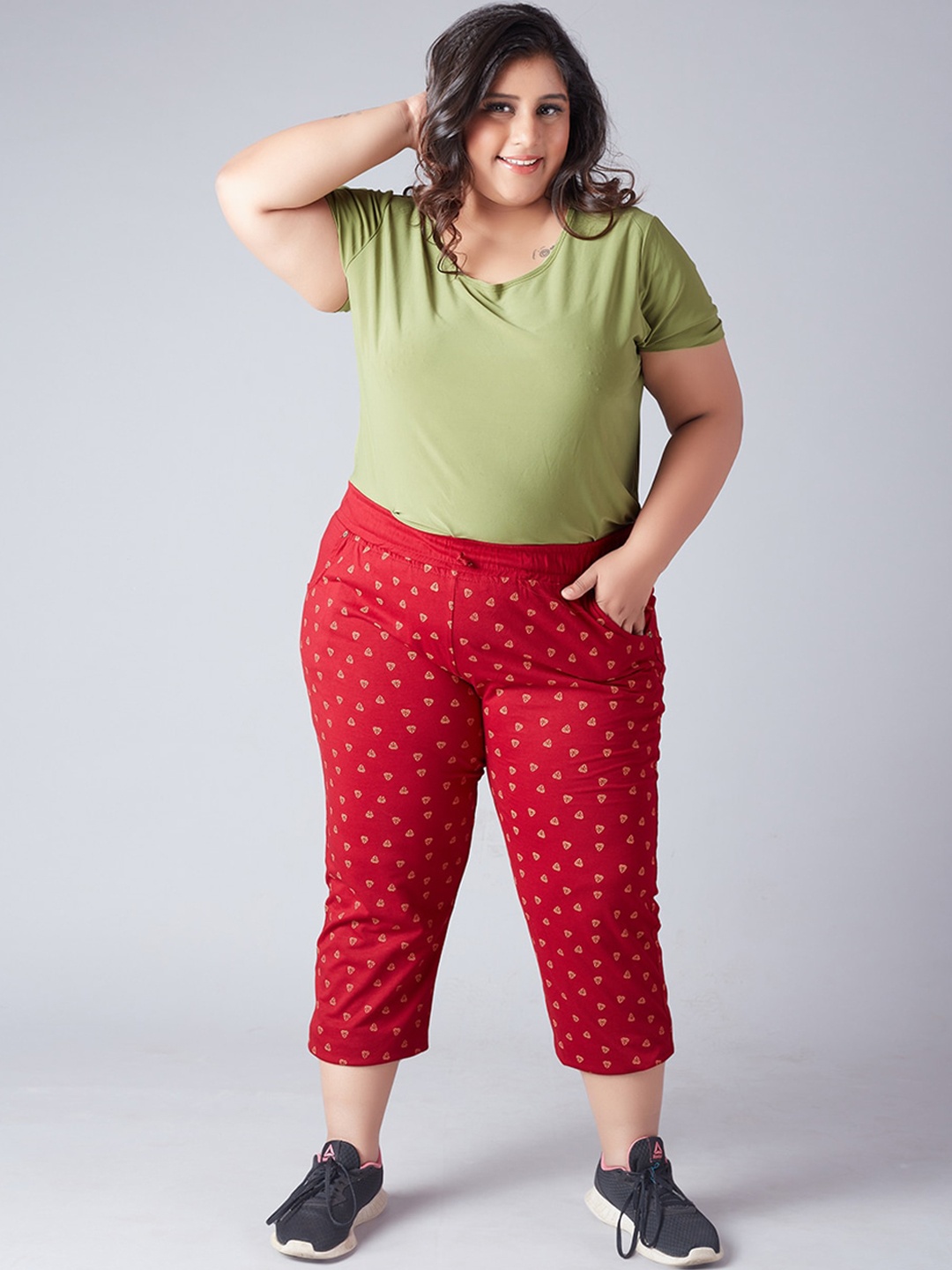 

CUPID Women Maroon & Mustard Printed Capris