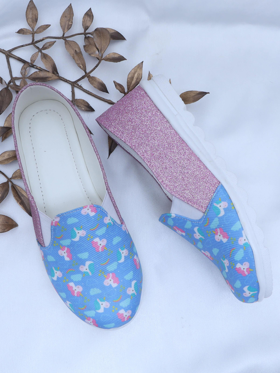 

DChica Girls Blue Printed Slip-On Sneakers