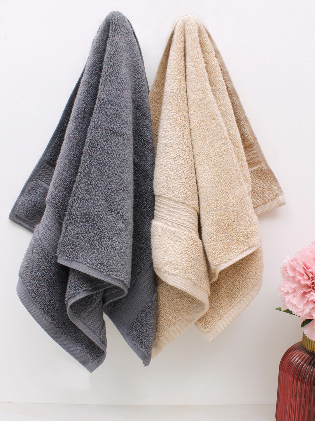

AVI Living Set Of 4 Beige & Grey Solid 550 GSM Pure Cotton Hand Towels