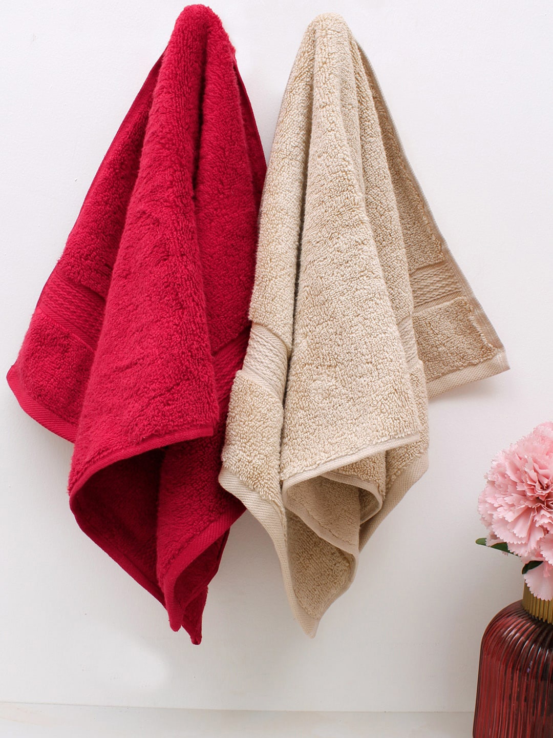 

AVI Living Set Of 4 Beige & Red Solid 550 GSM Pure Cotton Hand Towels
