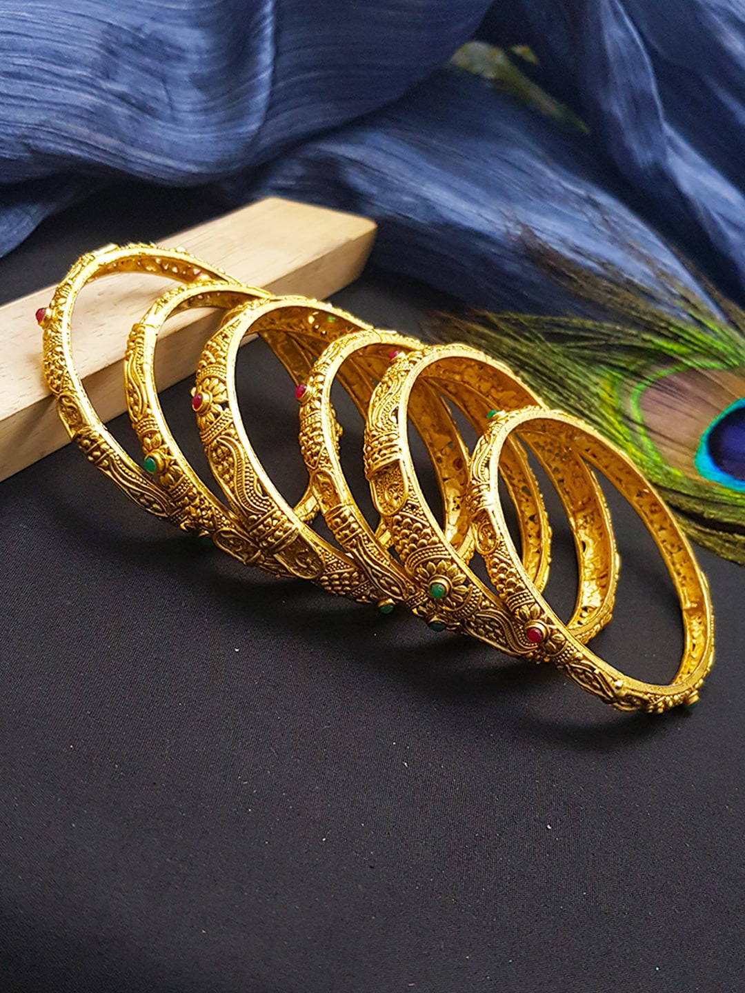 

GRIIHAM Set of 6 Gold-Plated Red & Green Studded Bangles