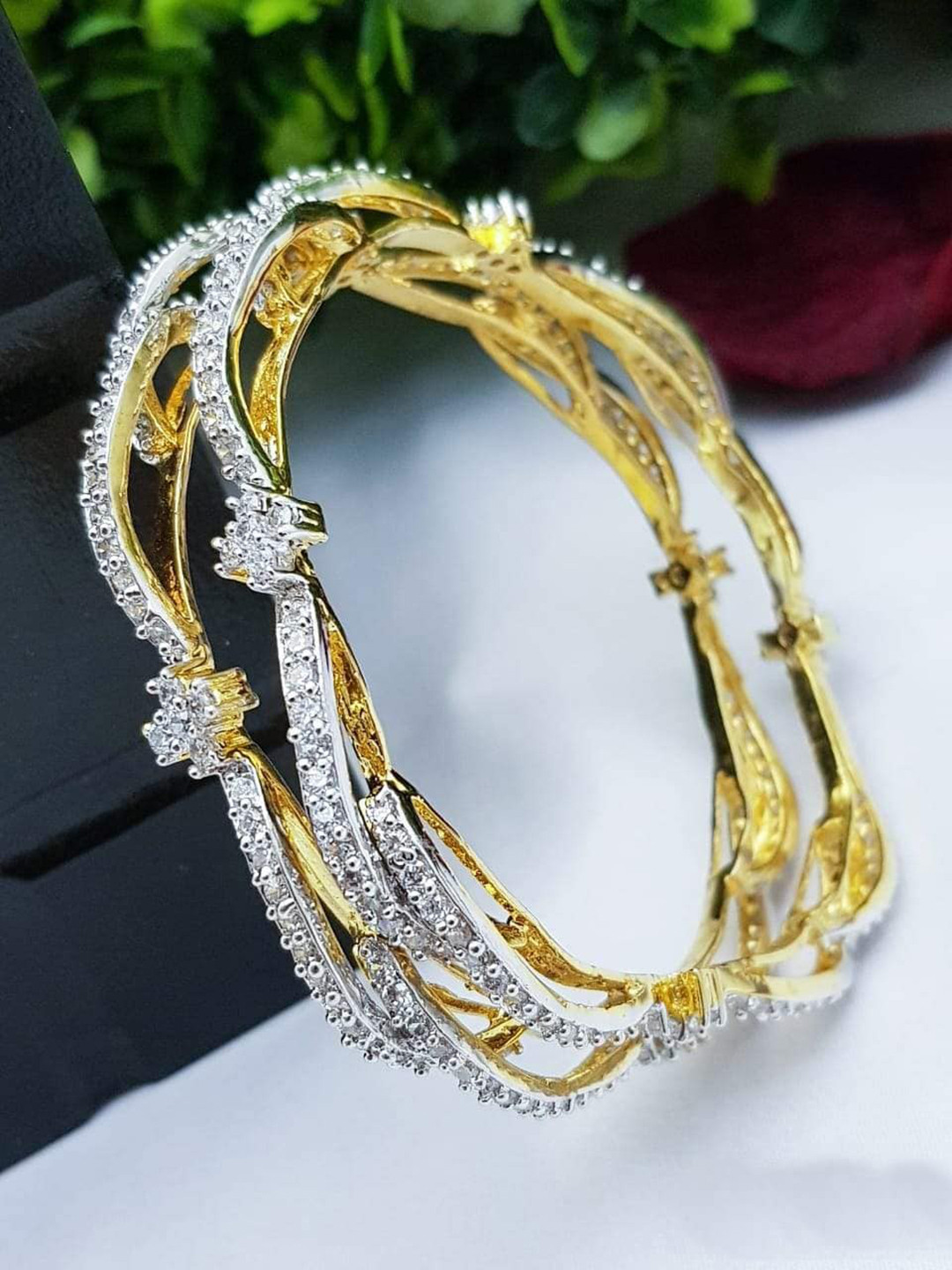 

GRIIHAM Set of 2 Gold-Plated White AD Studded Bangles