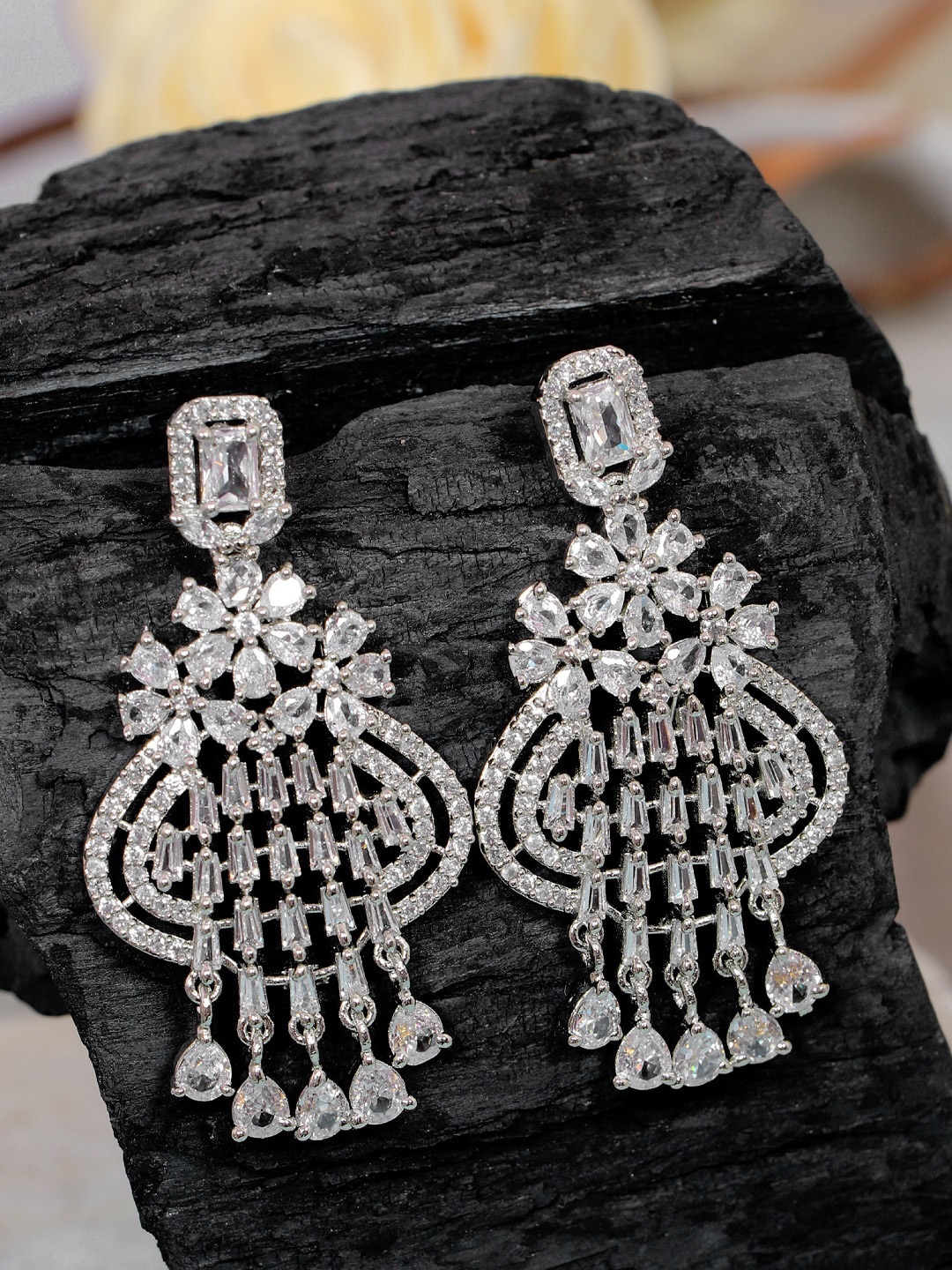 

SwaDev Silver-Toned Contemporary Drop Earrings