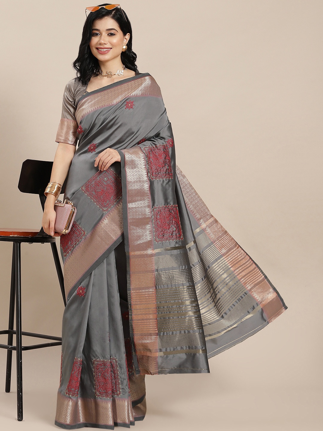 

RAJGRANTH Charcoal Grey & Maroon Ethnic Motifs Embroidered Silk Cotton Saree