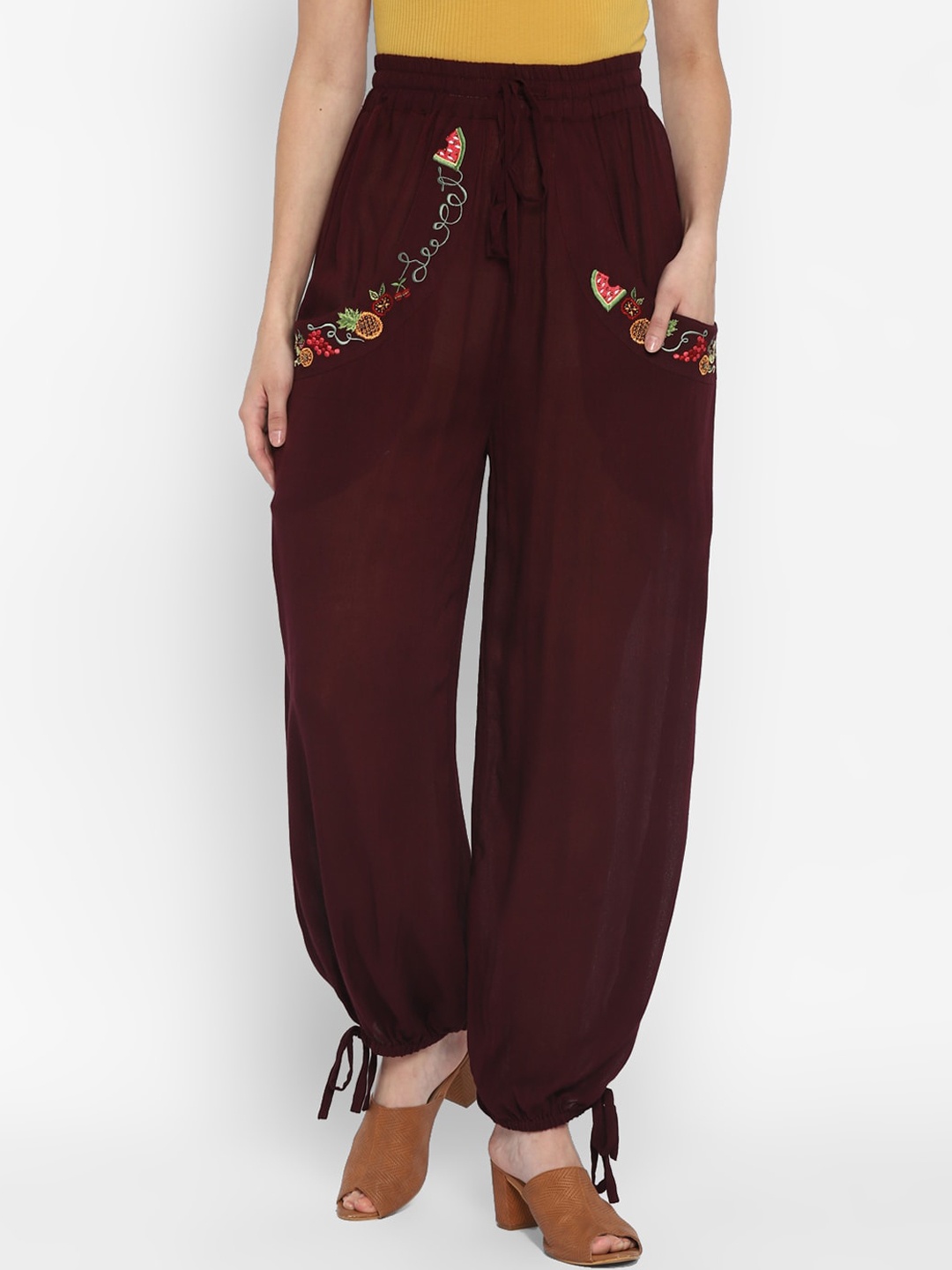 

Taurus Women Burgundy Regular Solid Joggers