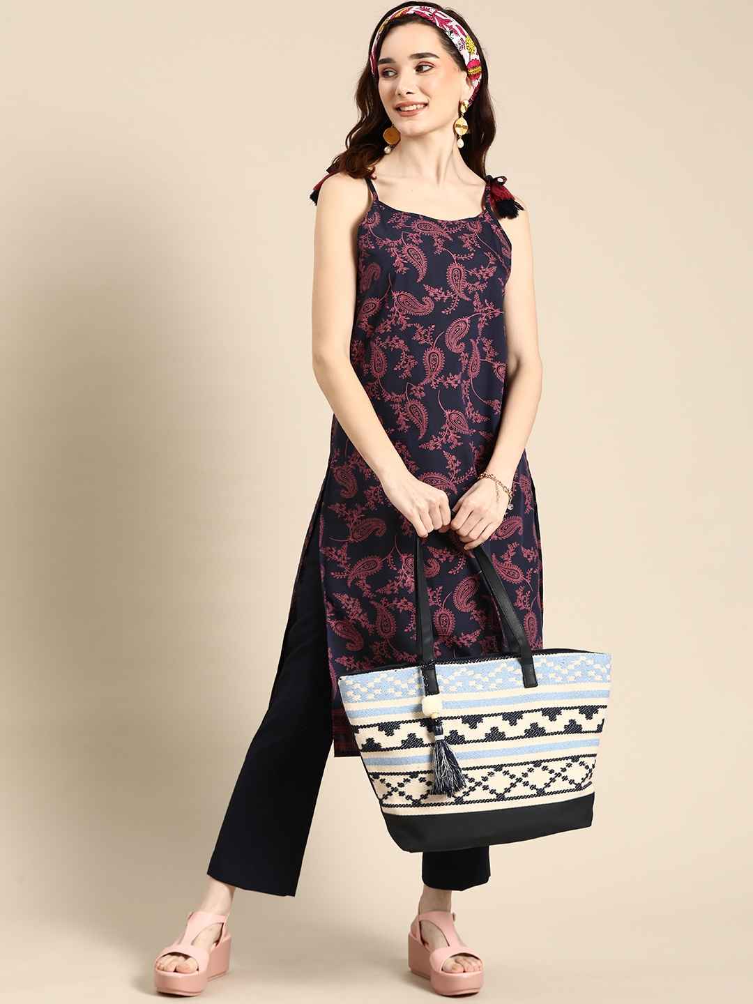 

Sangria Women Navy Blue & Red Ethnic Motifs Printed Kurta