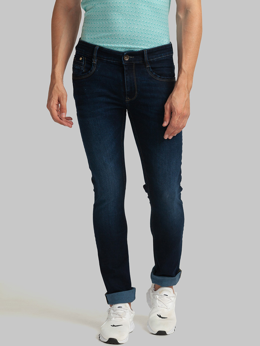

Parx Men Blue Tapered Fit Light Fade Jeans