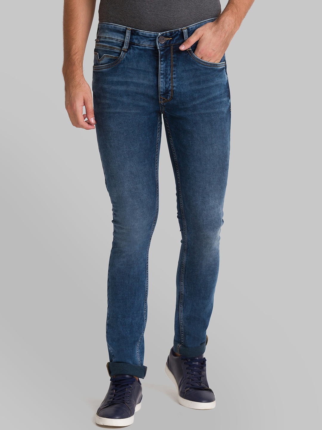 

Parx Men Blue Skinny Fit Light Fade Jeans