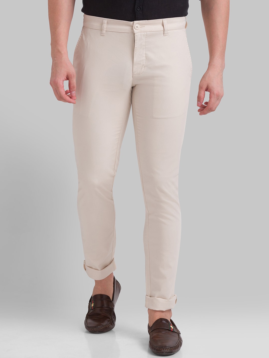

Parx Men Beige Solid Mid Rise Tapered Fit Trousers