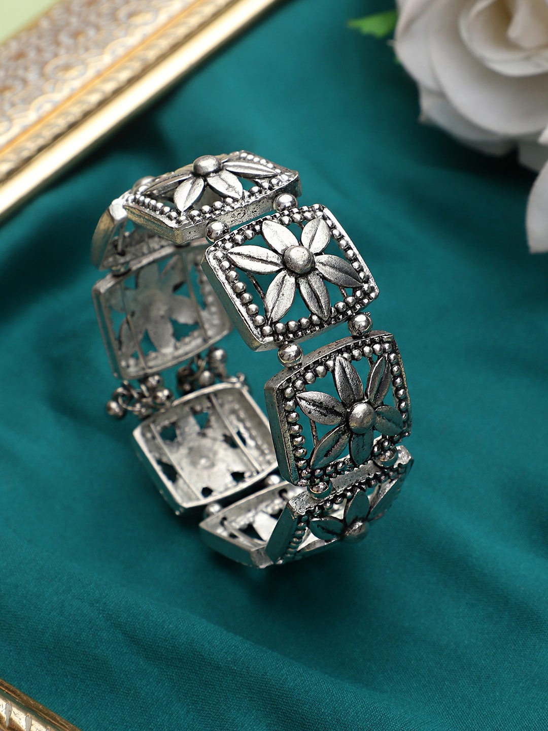 

KACY Women Silver-Toned Oxidised Silver-Plated Kada Bracelet