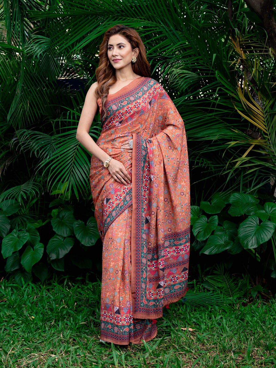 

BEATITUDE Peach-Coloured & Pink Floral Silk Blend Saree