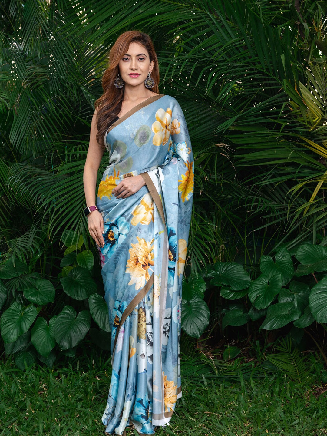 

BEATITUDE Blue & Yellow Floral Satin Saree