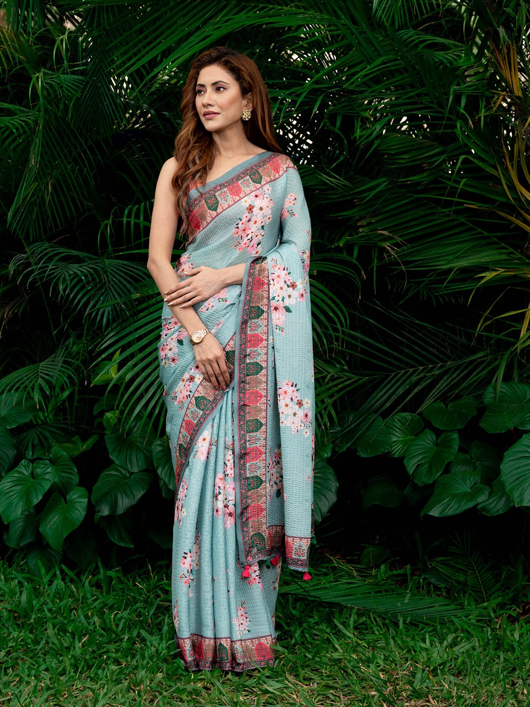 

BEATITUDE Blue & White Floral Sequinned Silk Blend Saree