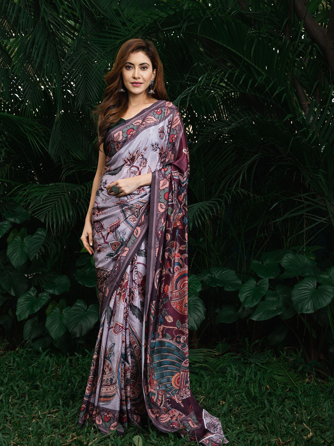 

BEATITUDE Grey & Purple Floral Silk Blend Saree