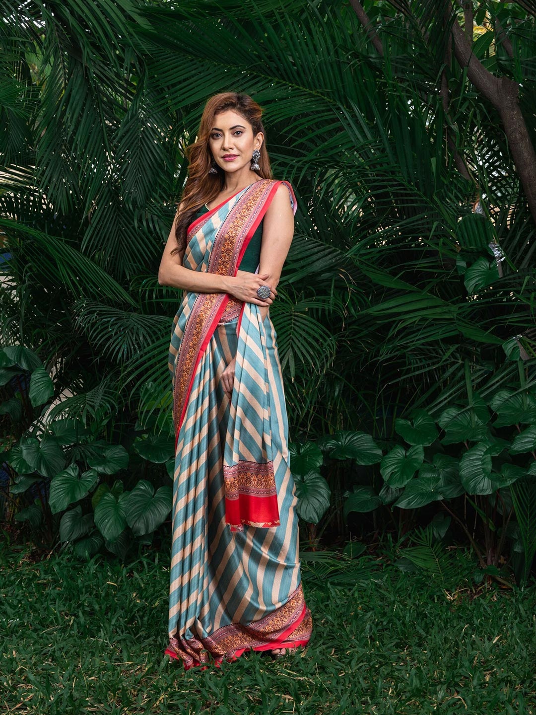 

BEATITUDE Blue & White Striped Satin Saree